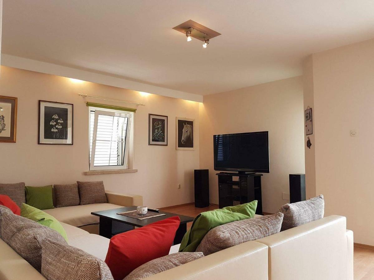 Apartment Tempera Povlja  Eksteriør bilde